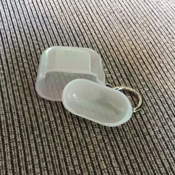 Velvet Caviar - AirPods Case (2nd generation), Opal/Iridescent - Picture 4 of 4